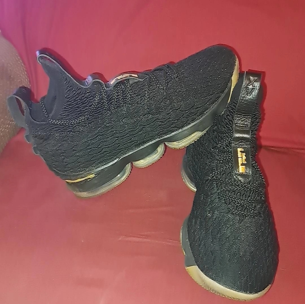 Nike LeBron 15 Metallic Gold 2017